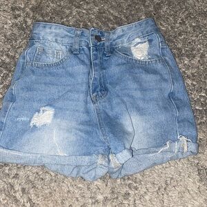 Jean shorts with rips
